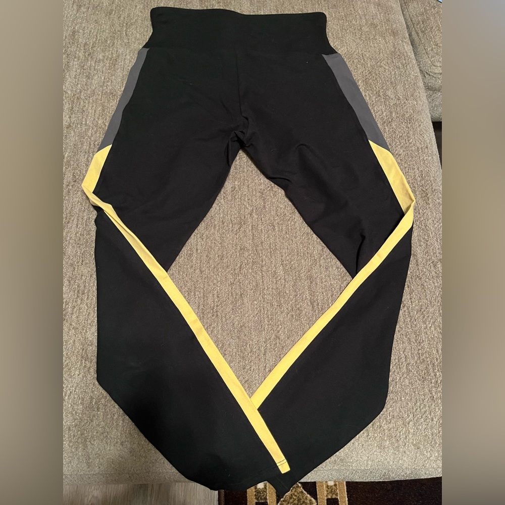 These are leggings that are for slimming and they are great for exercising.